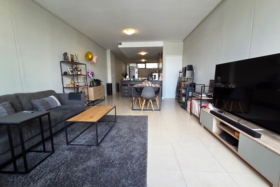 To Let 2 Bedroom Property for Rent in Green Point Western Cape